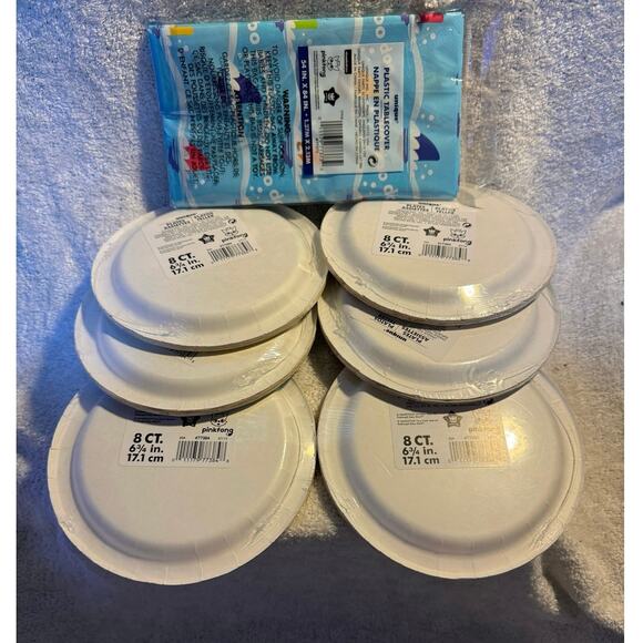 Baby Shark Party Supplies 6 Packs Of 8 Count Plates 1 Rectangular Table Cover - Picture 2 of 2